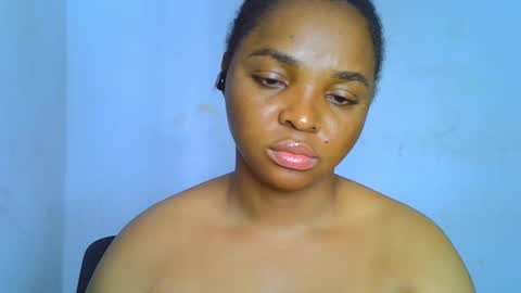 Clara online show from October 13, 2025, 2:17 pm