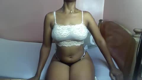 Ellahh online show from November 3, 2025, 3:08 am