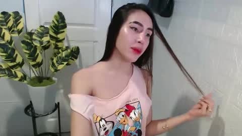 Snapshot of sexy_emily92 chatting on September 21, 2025, 1:35 pm sexy_emily92 online show from September 21, 2025, 1:35 pm