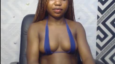 Snapshot of sexy_floral chatting on October 3, 2025, 8:11 am Angela online show from October 3, 2025, 8:11 am