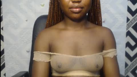 Snapshot of sexy_floral chatting on October 3, 2025, 10:29 pm Angela online show from October 3, 2025, 10:29 pm