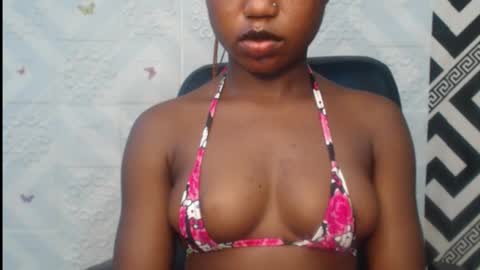 Snapshot of sexy_floral chatting on October 4, 2025, 10:52 pm Angela online show from October 4, 2025, 10:52 pm