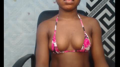 Snapshot of sexy_floral chatting on October 15, 2025, 9:15 pm Angela online show from October 15, 2025, 9:15 pm