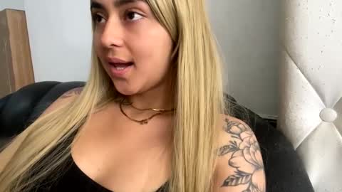 Antonella online show from February 7, 2025, 5:40 pm