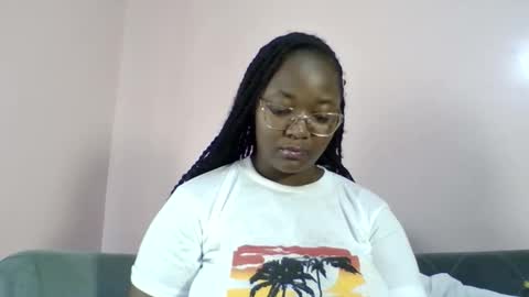 Snapshot of sexy_helle chatting on May 19, 2026, 10:54 am sexy_helle online show from May 19, 2026, 10:54 am