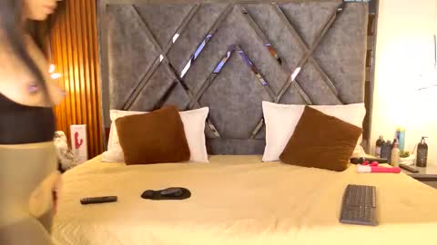 Dafne online show from December 17, 2025, 7:31 pm