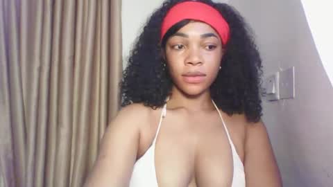 Sexy kitty881 online show from October 18, 2025, 3:46 pm