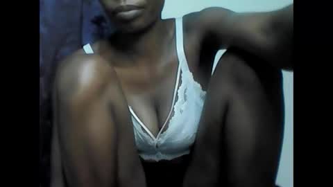 kayla online show from October 5, 2025, 7:45 pm