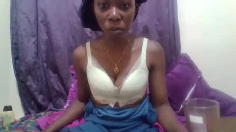 kayla online show from October 11, 2025, 10:47 am