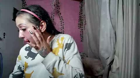 sexy lolas online show from November 3, 2025, 1:19 am