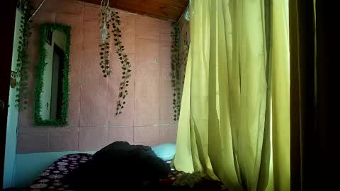 sexy lolas online show from June 3, 2026, 6:46 pm