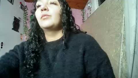 Snapshot of sexy_lolas chatting on July 6, 2026, 1:13 am sexy lolas online show from July 6, 2026, 1:13 am