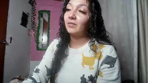 Snapshot of sexy_lolas chatting on July 15, 2026, 1:44 am sexy lolas online show from July 15, 2026, 1:44 am