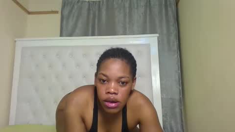 Snapshot of sexy_lyna chatting on October 15, 2025, 6:19 pm sexy_lyna online show from October 15, 2025, 6:19 pm