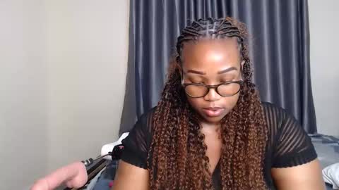 sexy online show from November 6, 2025, 2:29 pm