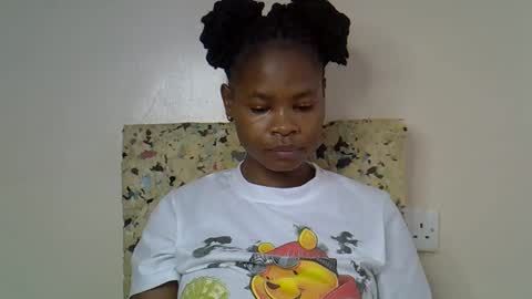 Molyne online show from March 30, 2026, 4:02 am