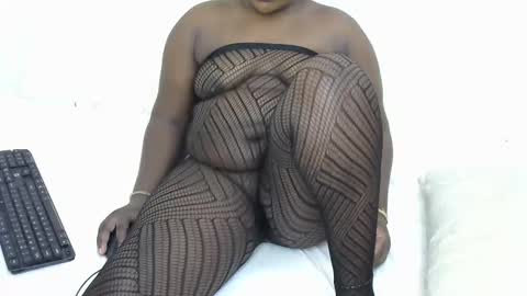 lina online show from November 14, 2025, 9:19 am