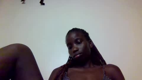 sexy_petittie online show from September 23, 2025, 7:06 pm