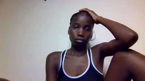 sexy_petittie online show from October 13, 2025, 6:41 pm