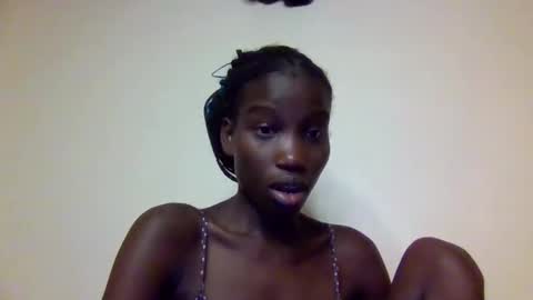 sexy_petittie online show from October 26, 2025, 4:07 am