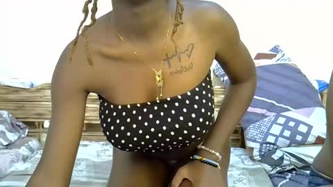 Snapshot of sexy_sasy chatting on November 5, 2025, 12:16 pm sexy_sasy online show from November 5, 2025, 12:16 pm