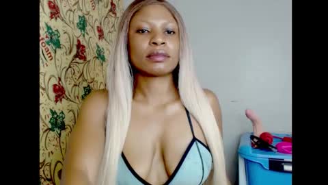 Snapshot of sexy_sophya chatting on February 18, 2026, 7:15 am sophia online show from February 18, 2026, 7:15 am