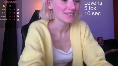 Snapshot of sexy_sweets chatting on September 13, 2025, 10:20 pm Sexy-Sweets online show from September 13, 2025, 10:20 pm