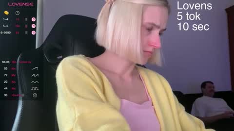 Snapshot of sexy_sweets chatting on September 18, 2025, 1:02 pm Sexy-Sweets online show from September 18, 2025, 1:02 pm