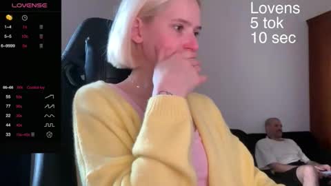 Snapshot of sexy_sweets chatting on September 24, 2025, 12:41 pm Sexy-Sweets online show from September 24, 2025, 12:41 pm