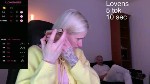 Snapshot of sexy_sweets chatting on September 27, 2025, 3:39 pm Sexy-Sweets online show from September 27, 2025, 3:39 pm
