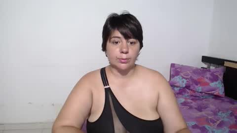 Snapshot of sexy_ticki chatting on December 15, 2025, 10:25 pm janel online show from December 15, 2025, 10:25 pm