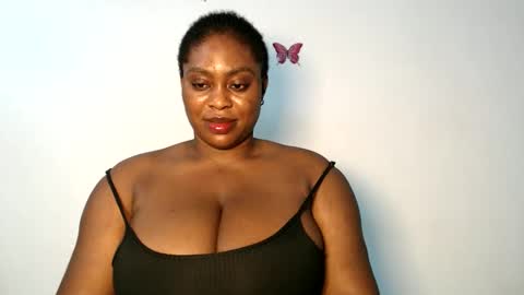Snapshot of sexy_wetpussyy chatting on December 19, 2025, 1:45 am Luna online show from December 19, 2025, 1:45 am