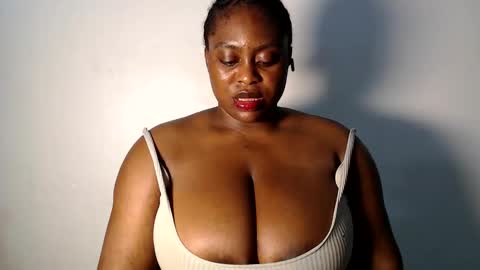 Snapshot of sexy_wetpussyy chatting on February 28, 2026, 10:11 pm Luna online show from February 28, 2026, 10:11 pm