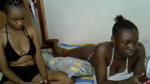 Snapshot of sexy_zola chatting on May 17, 2026, 7:32 pm Im Zola online show from May 17, 2026, 7:32 pm