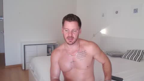 Snapshot of sexyandmarried chatting on January 22, 2025, 1:32 pm sexyandmarried online show from January 22, 2025, 1:32 pm