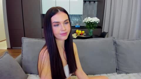 Snapshot of sexyangeloux chatting on January 8, 2025, 11:19 pm Lou online show from January 8, 2025, 11:19 pm