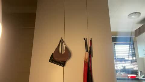 sexyasszeeee online show from March 27, 2026, 9:10 am