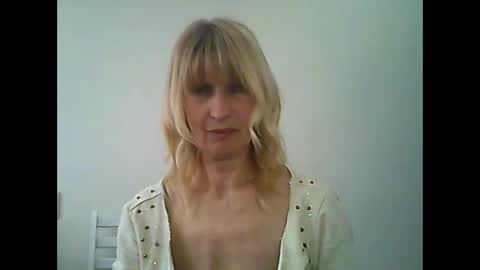 sexybabyforyou online show from April 18, 2026, 9:46 am