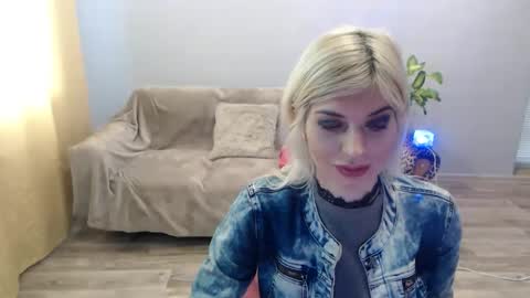 sexybeatriice online show from February 12, 2026, 7:36 am