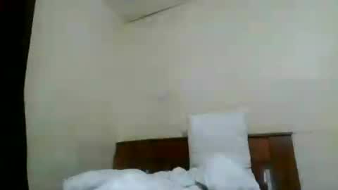 yvonne online show from August 4, 2026, 7:11 am