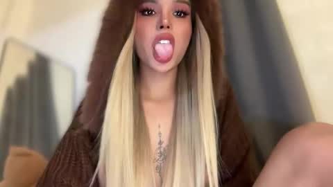 Seraphina Blaze online show from May 3, 2026, 10:43 am