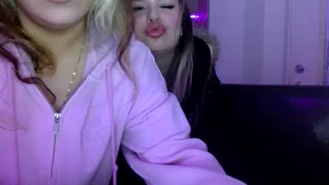 karmen online show from April 23, 2026, 3:08 am