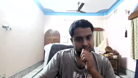 xcxcxcx online show from December 1, 2025, 3:39 pm