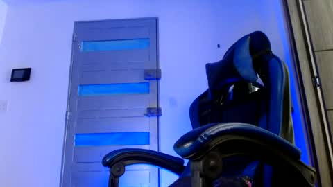 Snapshot of sexyboy_bigclit chatting on June 28, 2026, 1:17 pm Iker online show from June 28, 2026, 1:17 pm