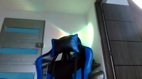 Snapshot of sexyboy_bigclit chatting on July 3, 2026, 12:00 pm Iker online show from July 3, 2026, 12:00 pm
