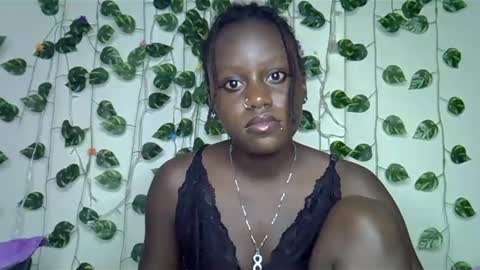 sexybree_love online show from December 23, 2024, 10:23 pm