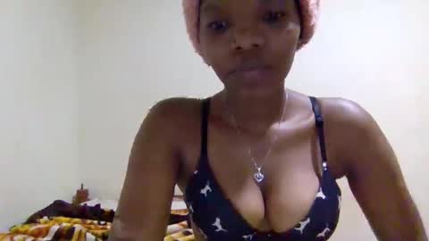 Snapshot of sexybrown14 chatting on September 18, 2025, 3:52 am Essy online show from September 18, 2025, 3:52 am