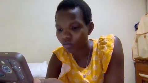 Snapshot of sexybrown14 chatting on October 13, 2025, 6:13 am Essy online show from October 13, 2025, 6:13 am