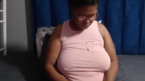 Snapshot of sexybustyxx chatting on November 4, 2025, 1:38 am sexybustyxx online show from November 4, 2025, 1:38 am