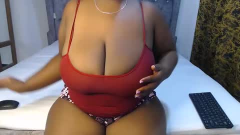 Snapshot of sexychocco_ chatting on January 15, 2025, 5:26 pm sexychocco online show from January 15, 2025, 5:26 pm
